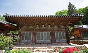 Hwaamsa Temple